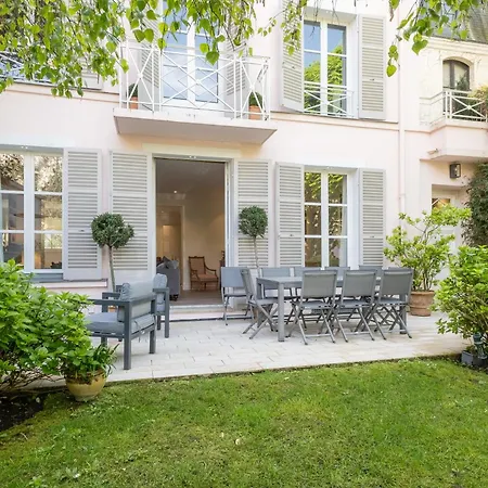 Veeve - The Grande Manor